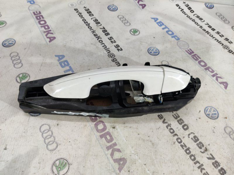 Ручка дверей зовнішня Ford Fusion