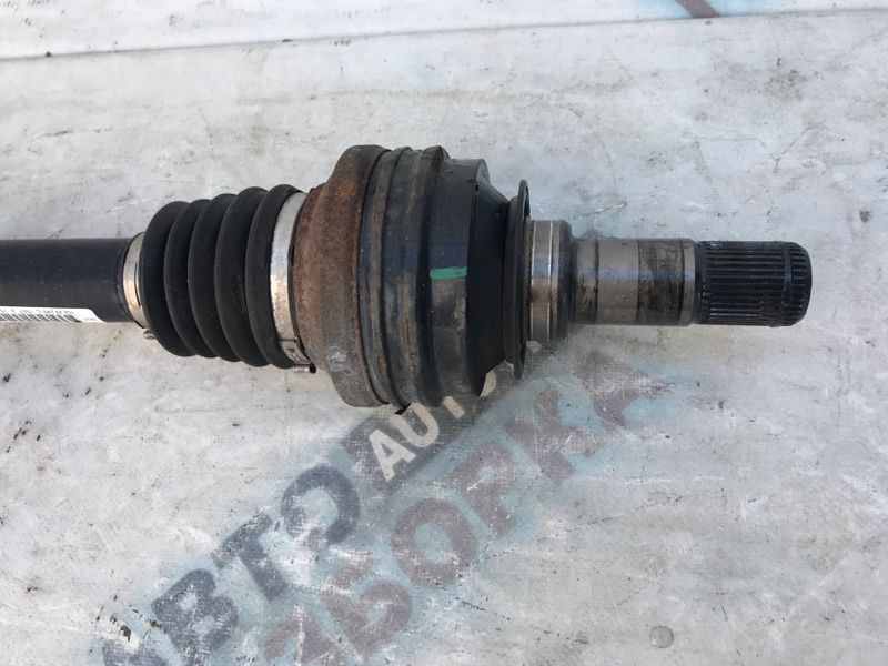 Піввісь 7P0501201G Volkswagen Touareg