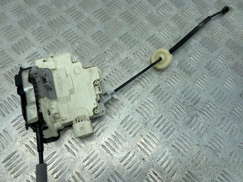 Замок дверей 4G0839016A Volkswagen Touareg