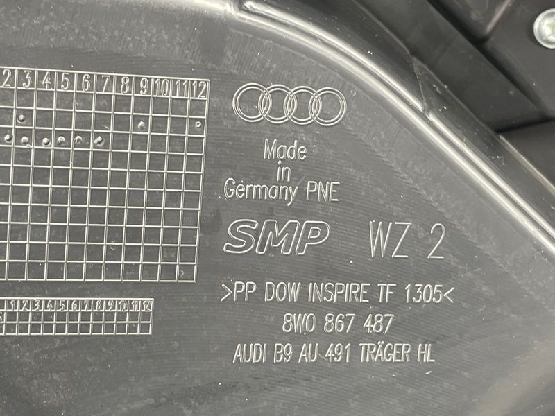 Обшивка дверей 8W0867303DWFA Audi A4 Allroad