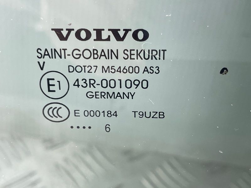 Скло дверей Volvo XC90
