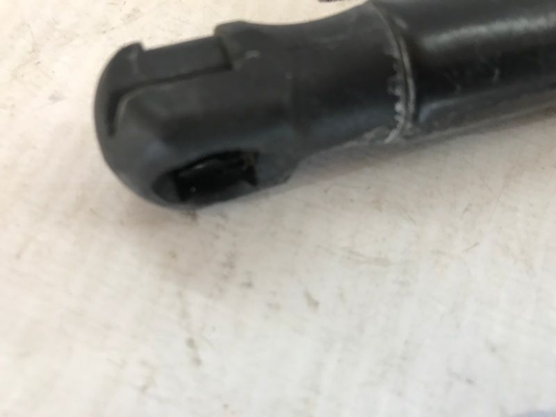 Газовий упор капота 30784935 Volvo XC60
