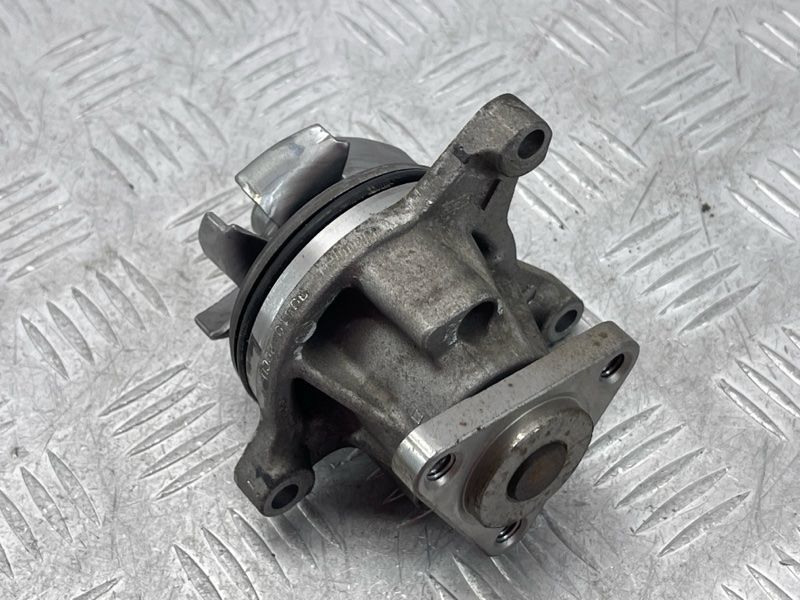 Помпа водяная Ford Fusion