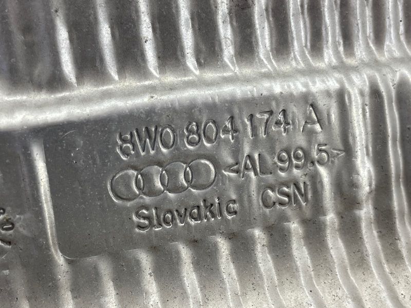 Теплозащитный экран 8W0804174A Audi A4