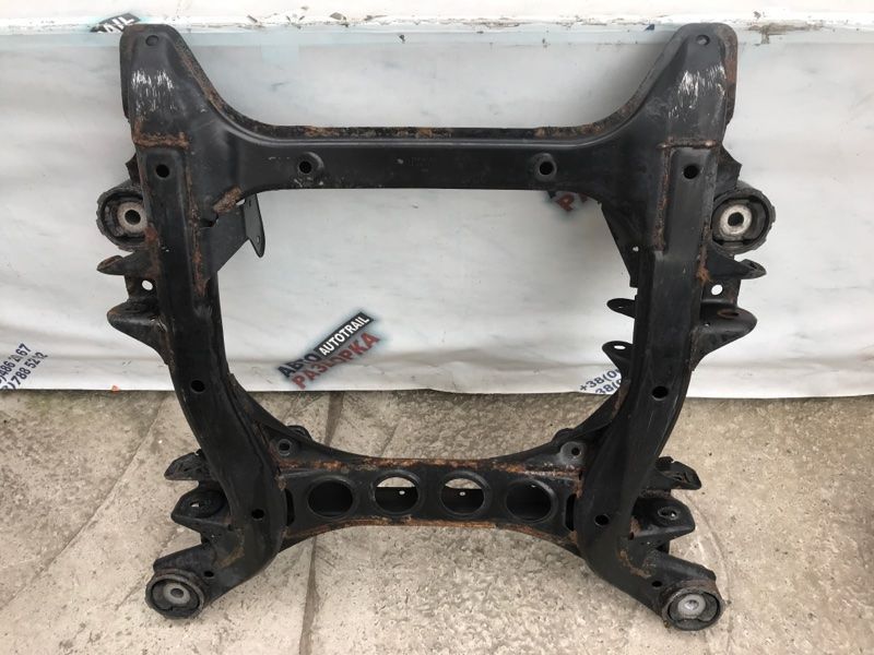 Підрамник передній 7L0400025 Audi Q7
