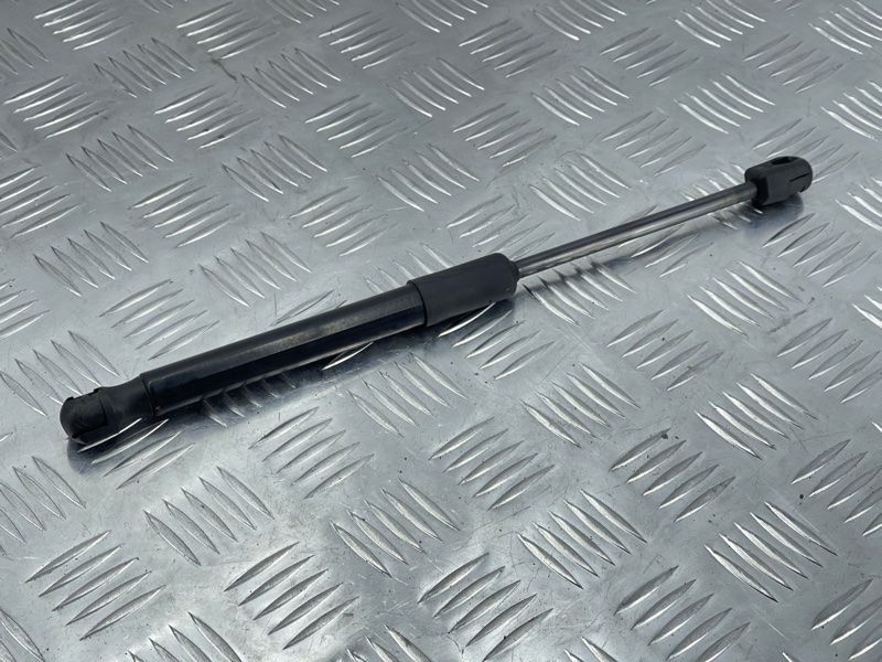 Газовый упор капота / Амортизатор 4G8823359A Audi A7