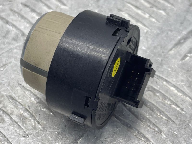 Переключатель 7P6959561 Volkswagen Touareg