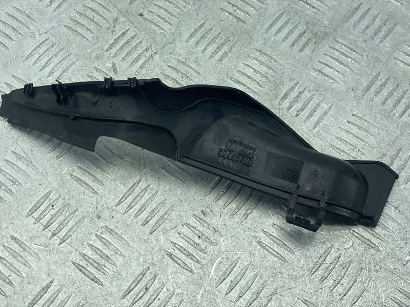 Ущільнювач крила 31297704 Volvo XC60