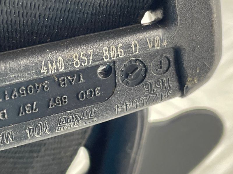 Ремінь безпеки сидіння 2-го ряду 4M0857806D Audi Q7