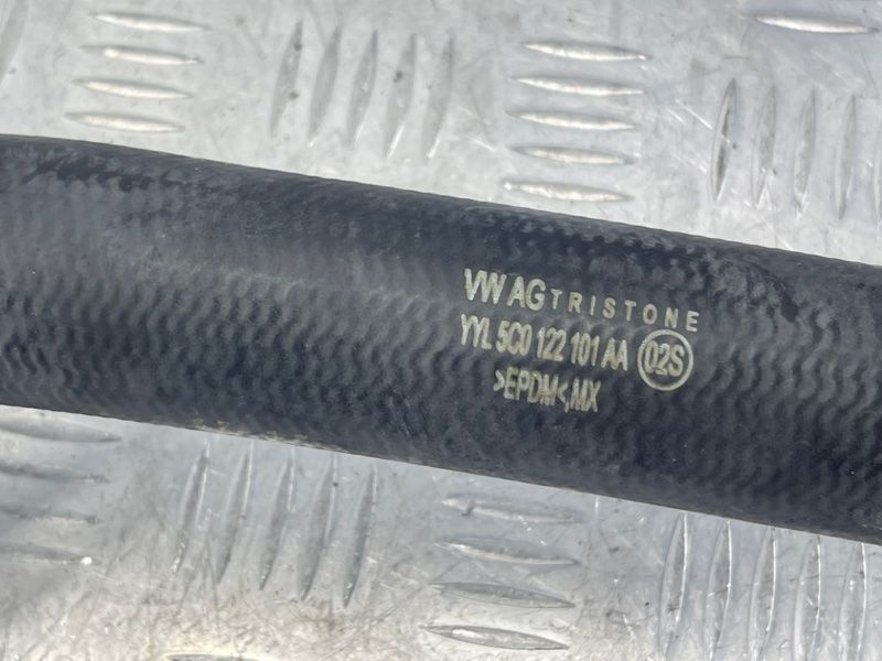 Патрубок 5C0122101AA Volkswagen Passat