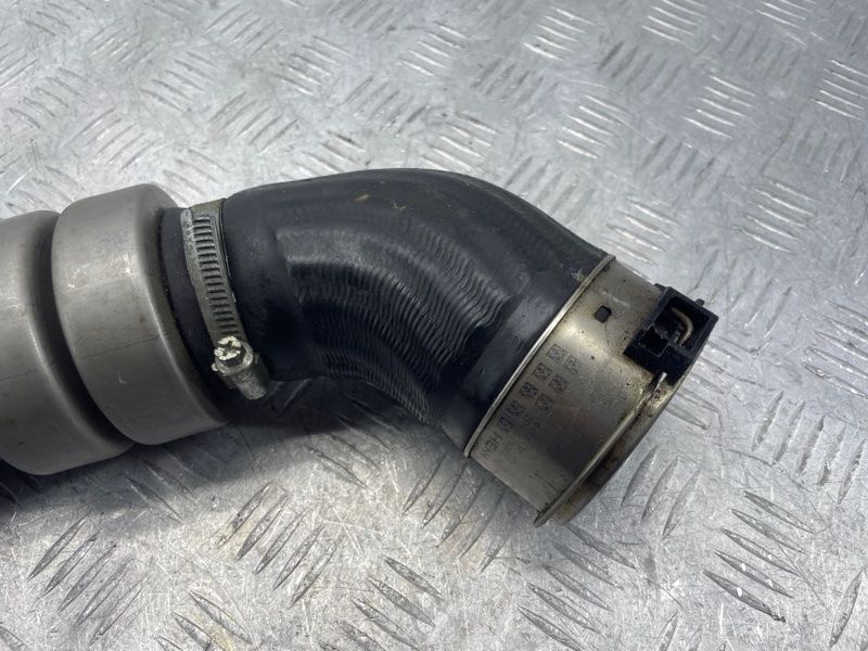 Патрубок интеркулера 31370192 Volvo XC60