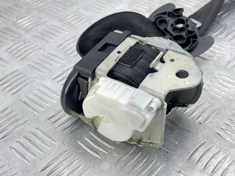 Ремінь безпеки сидіння 2-го ряду 4M0857806D Audi Q7