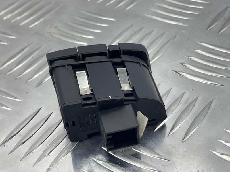 Кнопка відкривання бардачка 4L1927227A Audi Q7