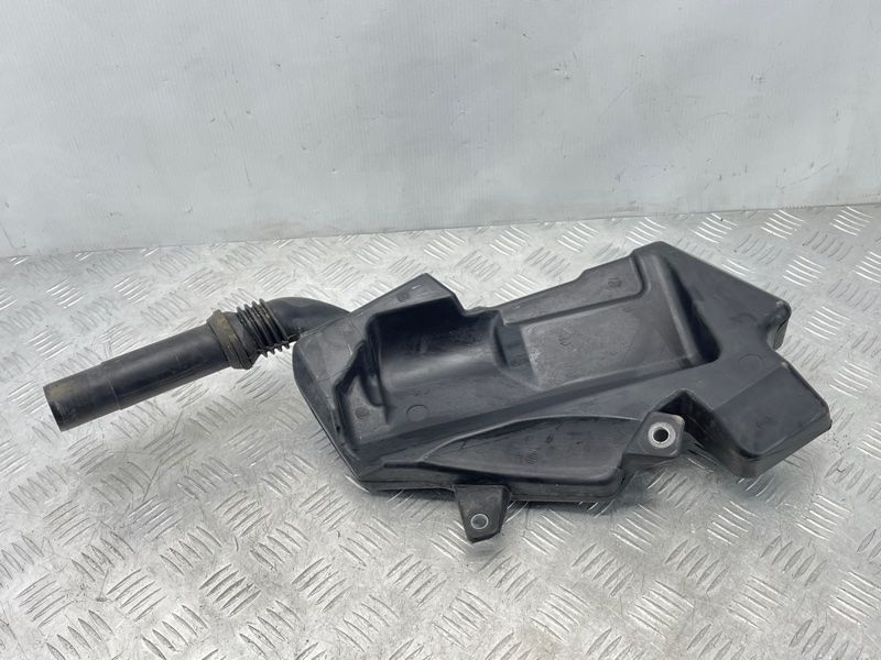 Заливная горловина бачка стеклоомывателя 4G1955462A Audi A7 Audi A6, Audi A7, Audi RS7, Audi S6, Audi S7