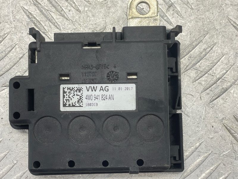 Блок запобіжників 4M0941824AN Audi Q7