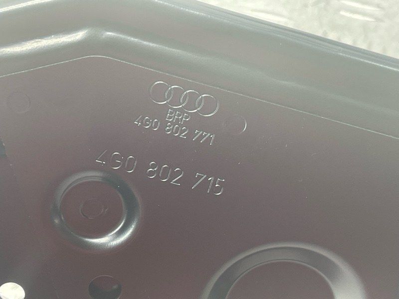 Крепление запасного колеса 4G0802715 Audi A6