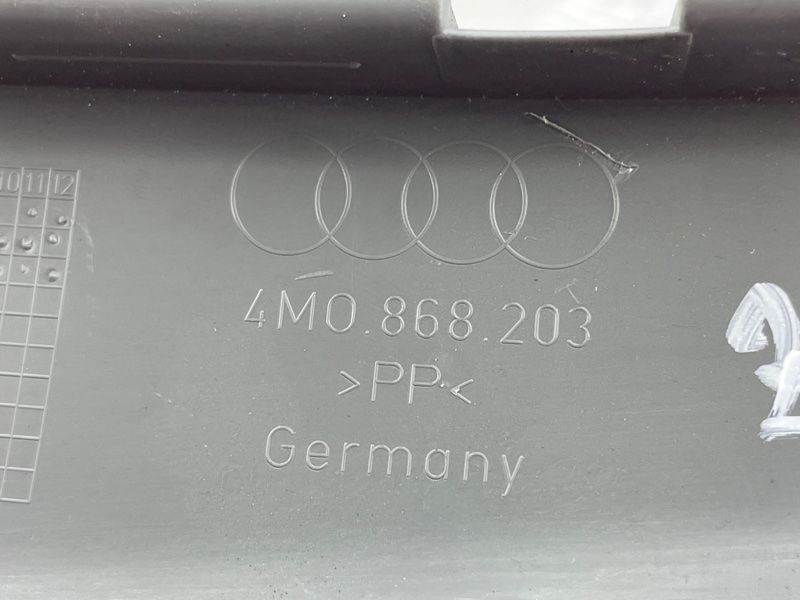Облицовка стойки 4M0868203 Audi Q7