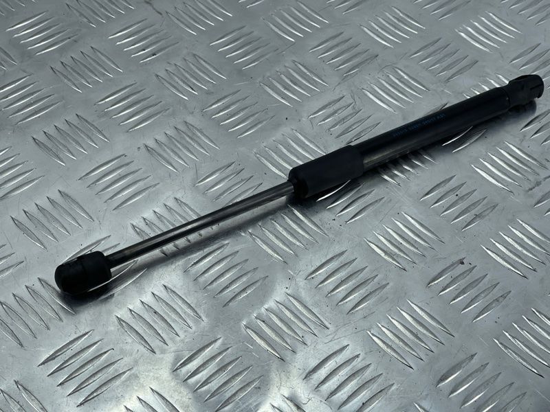 Газовый упор капота / Амортизатор 4G8823359A Audi A7