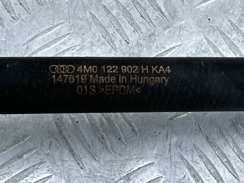 Шланг системи охолодження 4M0122902H Audi Q7