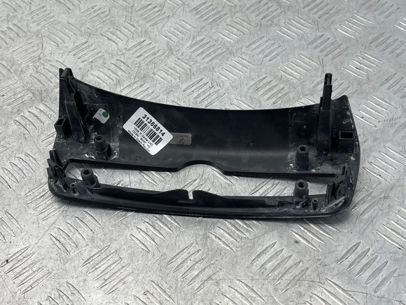 Декоративная накладка на торпедо 31366814 Volvo XC90
