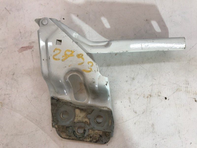 Петля капота 7P6823302 Volkswagen Touareg