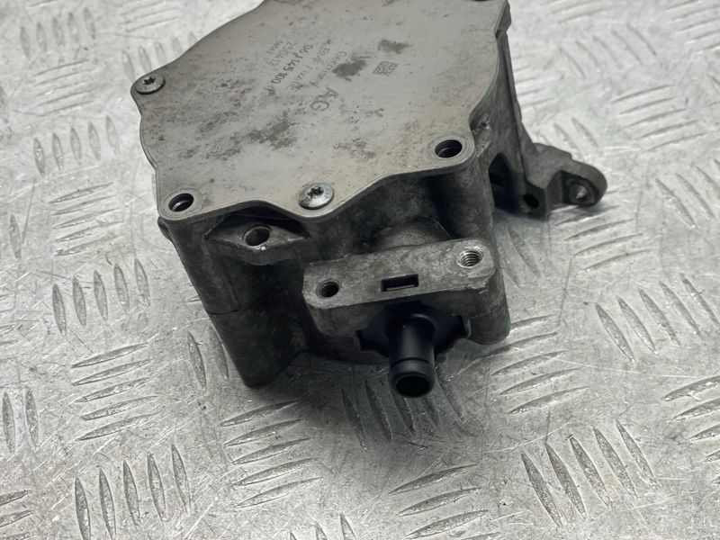 Вакуумный насос 06J145100G Audi A4