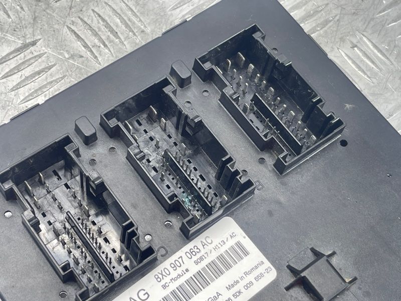 Блок комфорту 8X0907063AC Audi Q3