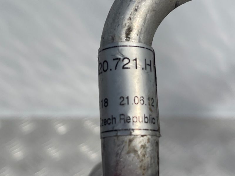 Трубка кондиционера 7P0820721H Volkswagen Touareg