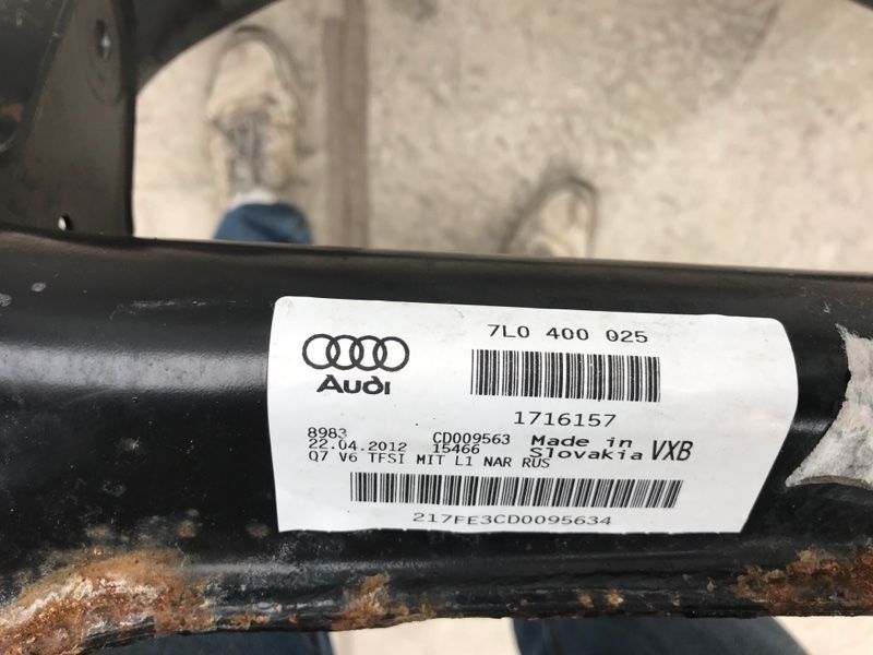 Підрамник передній 7L0400025 Audi Q7