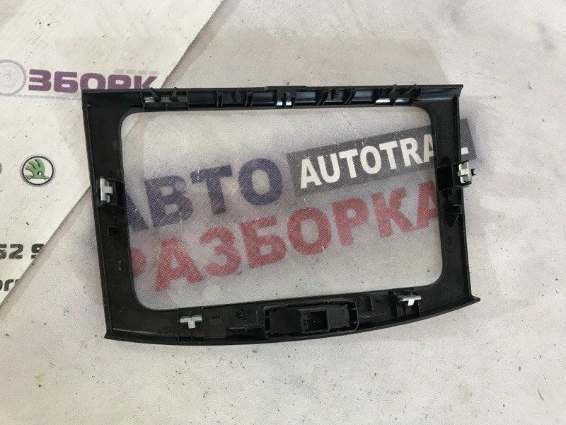 Рамка магнитолы 3AA858069H Volkswagen CC