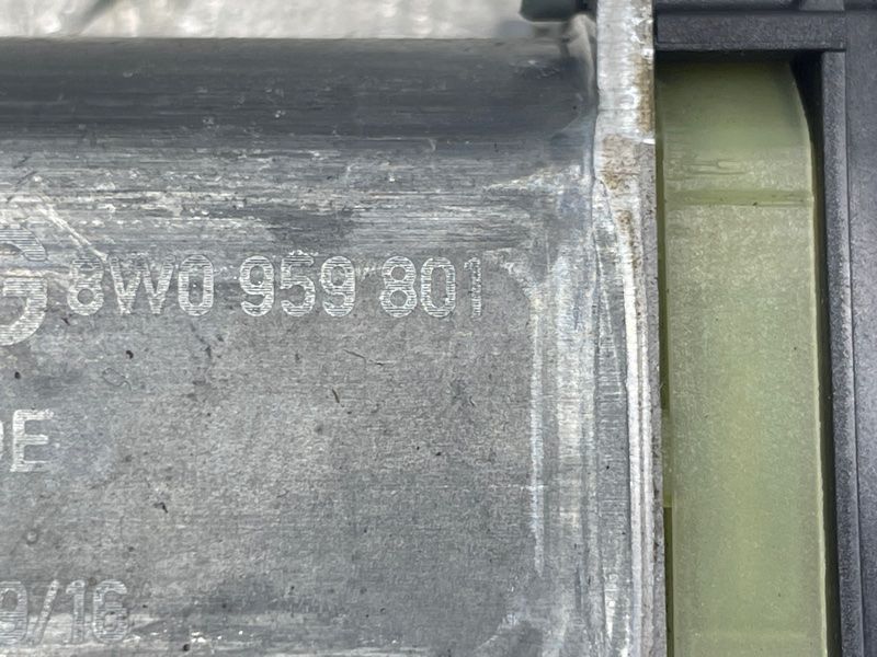 Мотор склопідйомника 8W0959801 Audi Q7