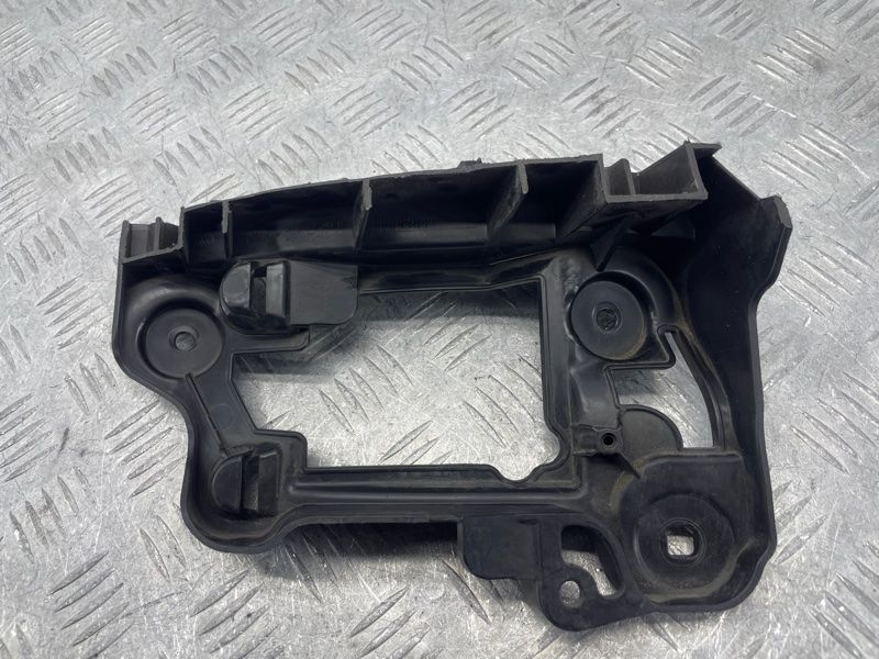 Направляюча заднього бампера ліва 3C8807393D Volkswagen CC Volkswagen CC