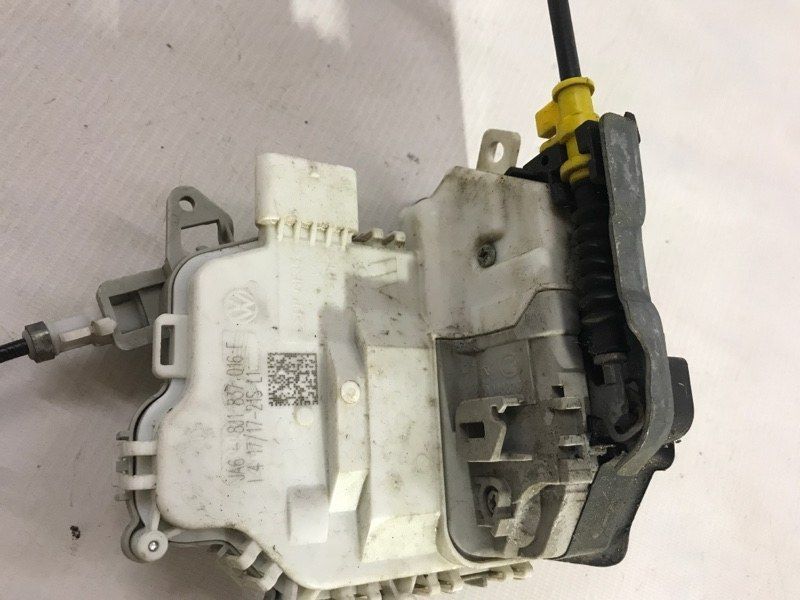 Замок дверей 8J1837016F Audi A6