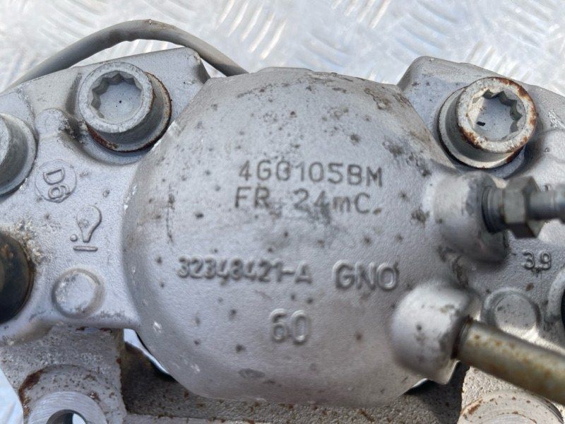 Суппорт тормозной 4G0615123C Audi A6