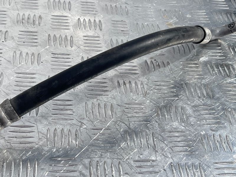 Трубка кондиционера 7P0820721H Volkswagen Touareg