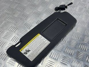 Козырек солнцезащитный 8U0857552F Audi Q3