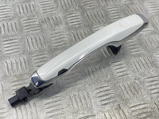 Ручка двери с бесключевым доступом внешняя 40013440 Volvo XC90