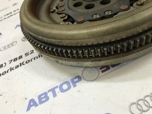Маховик двигателя 06J105266AE Volkswagen CC