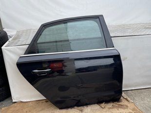 Двері 4H4833052D Audi A8