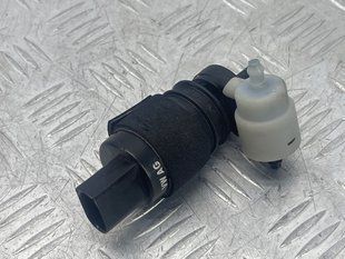 Насос омывателя стекла 1K6955651 Audi Q7 Audi A3, Audi A3 e-tron, Audi A4, Audi A4 Allroad, Audi A6, Audi A6 Allroad, Audi A7, Audi A8, Audi e-tron, Audi e-tron GT, Audi e-tron S, Audi Q3, Audi Q4 e-tron, Audi Q5, Audi Q7, Audi Q8, Audi Q8 e-tron, Audi RS3, Audi RS6 Avant, Audi RS7, Audi RS e-tron GT, Audi RS Q8, Audi S3, Audi S4, Audi S6, Audi S7, Audi S8, Audi SQ5, Audi SQ7, Audi SQ8, Audi SQ8 e-tron, Volkswagen Atlas, Volkswagen Atlas Cross Sport, Volkswagen e-Golf, Volkswagen Golf, Volkswagen Golf Alltrack, Volkswagen Golf R, Volkswagen Golf SportWagen, Volkswagen GTI, Volkswagen ID.4, Volkswagen Jetta, Volkswagen Passat, Volkswagen R32, Volkswagen Rabbit, Volkswagen Taos, Volkswagen Tiguan, Volkswagen Tiguan Limited, Volkswagen Touareg