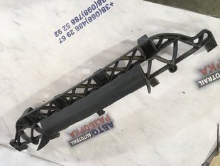Кронштейн заднего бампера 4L0807329 Audi Q7