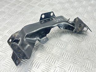 Кронштейн крила Audi A6