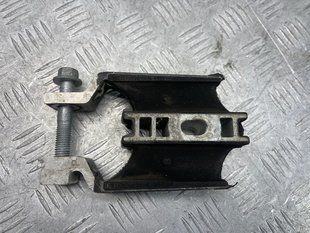 Опора двигуна ліва 31330594 Volvo XC90 Volvo S60, Volvo S90, Volvo V60, Volvo V60 Cross Country, Volvo V90, Volvo V90 Cross Country, Volvo XC60, Volvo XC90