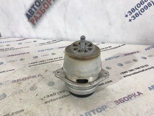 Опора двигуна 7P6199131D Volkswagen Touareg