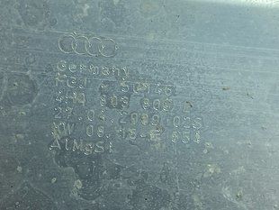 Кронштейн Audi A8
