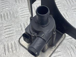 Дополнительный насос охлаждающей жидкости 06H121601N Audi A6 Audi A7 Sportback, Audi Q5 PHEV, Audi S7 Sportback, Audi A4, Audi A4 Allroad, Audi A5, Audi A5 Sportback, Audi A6, Audi A6 Allroad, Audi A7, Audi A8, Audi Q5, Audi Q5 Sportback, Audi Q7, Audi R8, Audi S4, Audi S5, Audi S5 Sportback, Audi S6, Audi SQ5, Audi SQ5 Sportback
