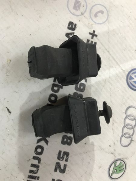 Крепление радиатора 7L0121276 Volkswagen Touareg