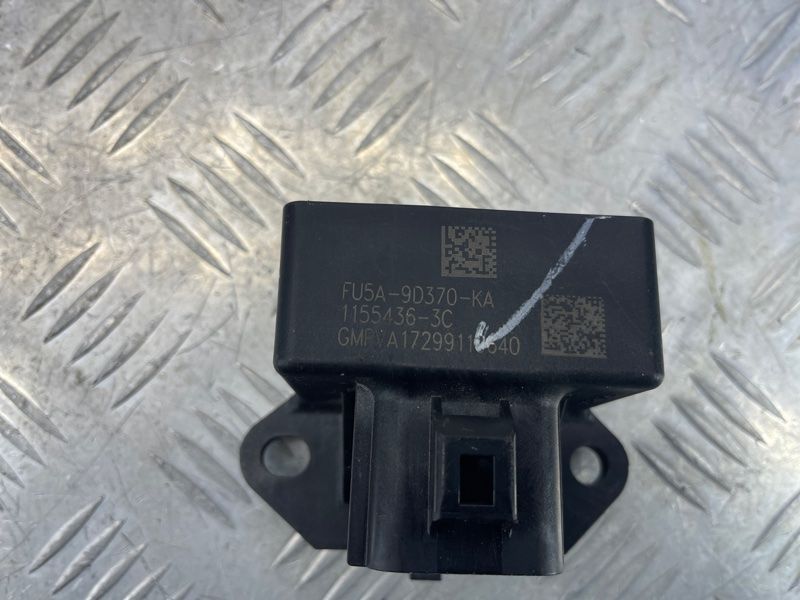 Блок керування паливним насосом FU5A9D370KA Ford Fusion