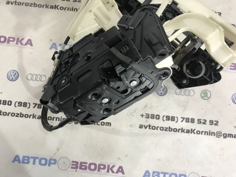 Кронштейн ручки 3C8839886 Volkswagen CC
