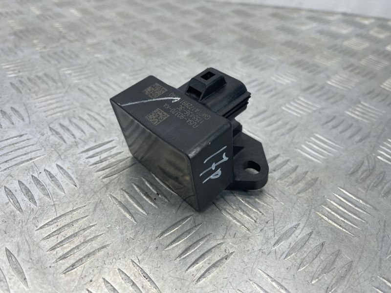 Блок керування паливним насосом FU5A9D370KA Ford Fusion
